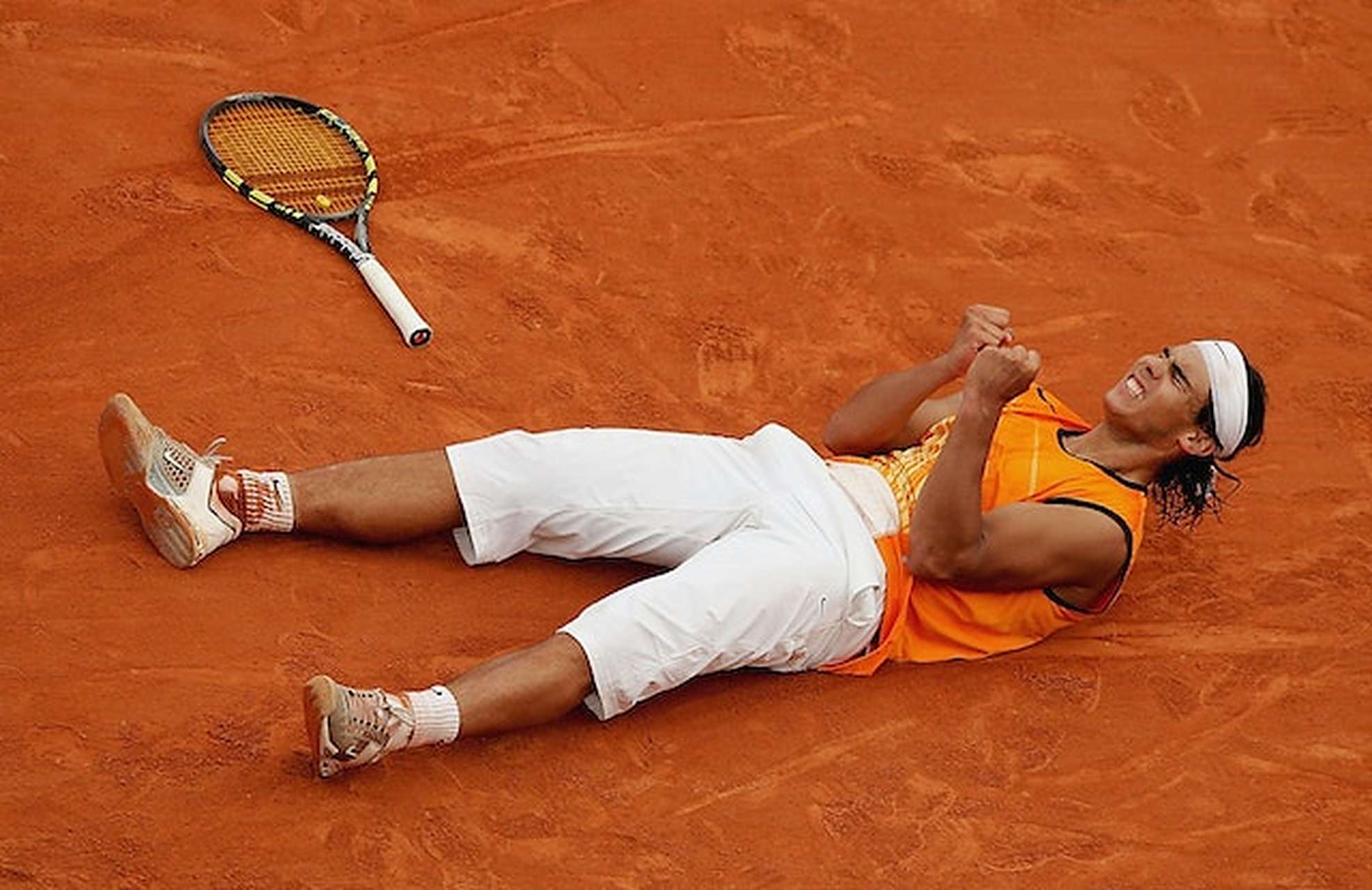 开云体育入口-英国网球队轻取澳大利亚网球队，纳达尔三分雨点燃全场