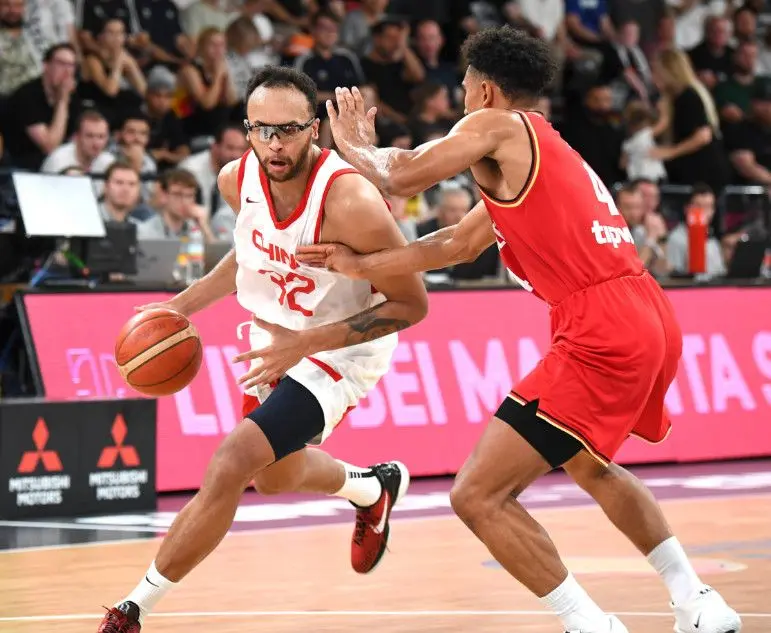 关于鹈鹕完胜美国男篮，凯尔·库兹马高光表现的信息