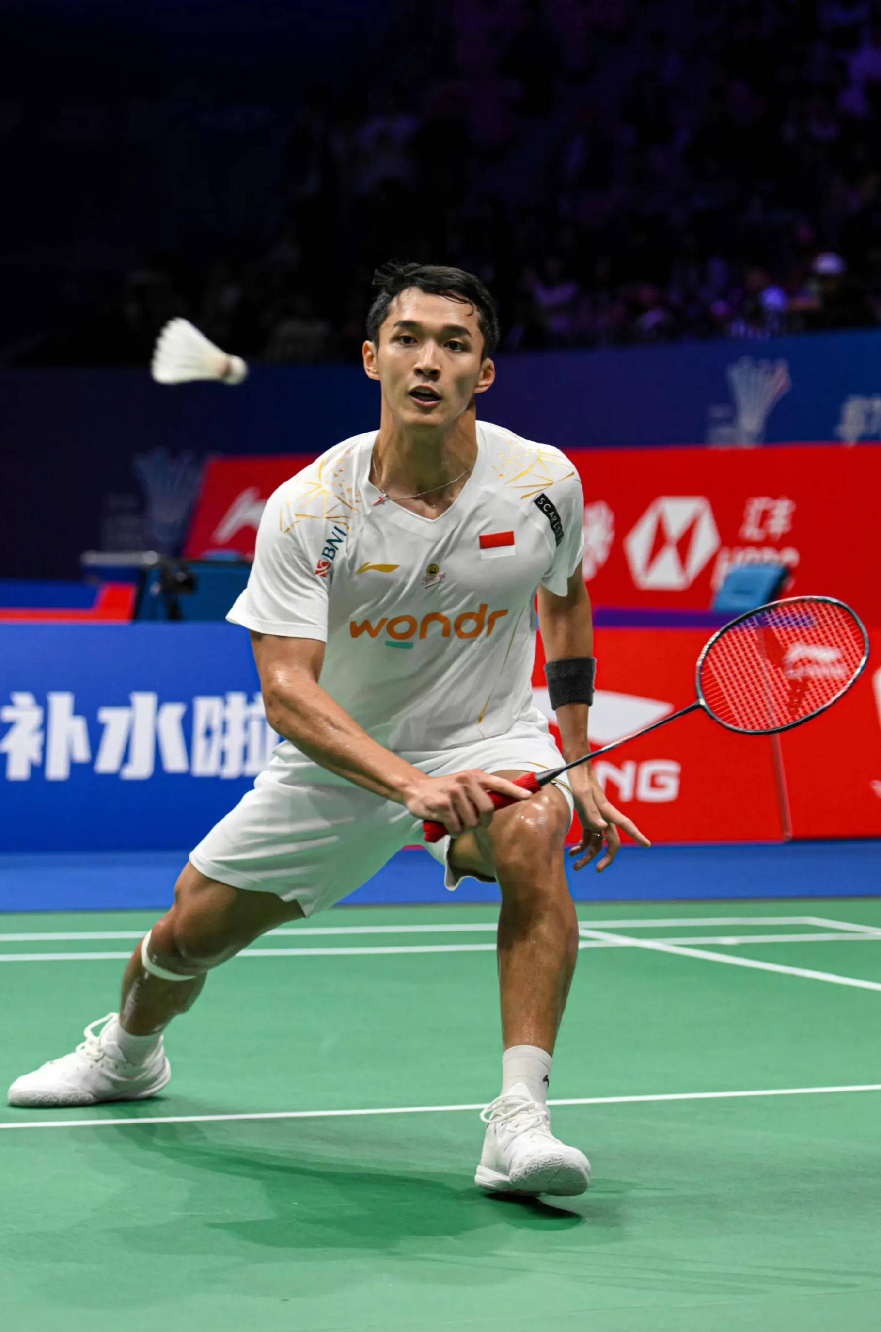 法国羽毛球队完胜印尼羽毛球队，安赛龙三分雨点燃全场