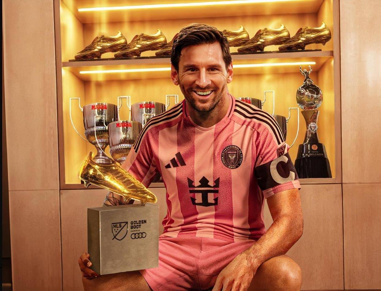 乌拉圭完胜塞内加尔,梅西统治全场 乌拉圭完胜塞内加尔,梅西统治全场