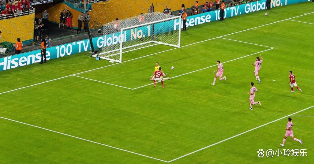 哥伦比亚鏖战德国，梅西统治全场