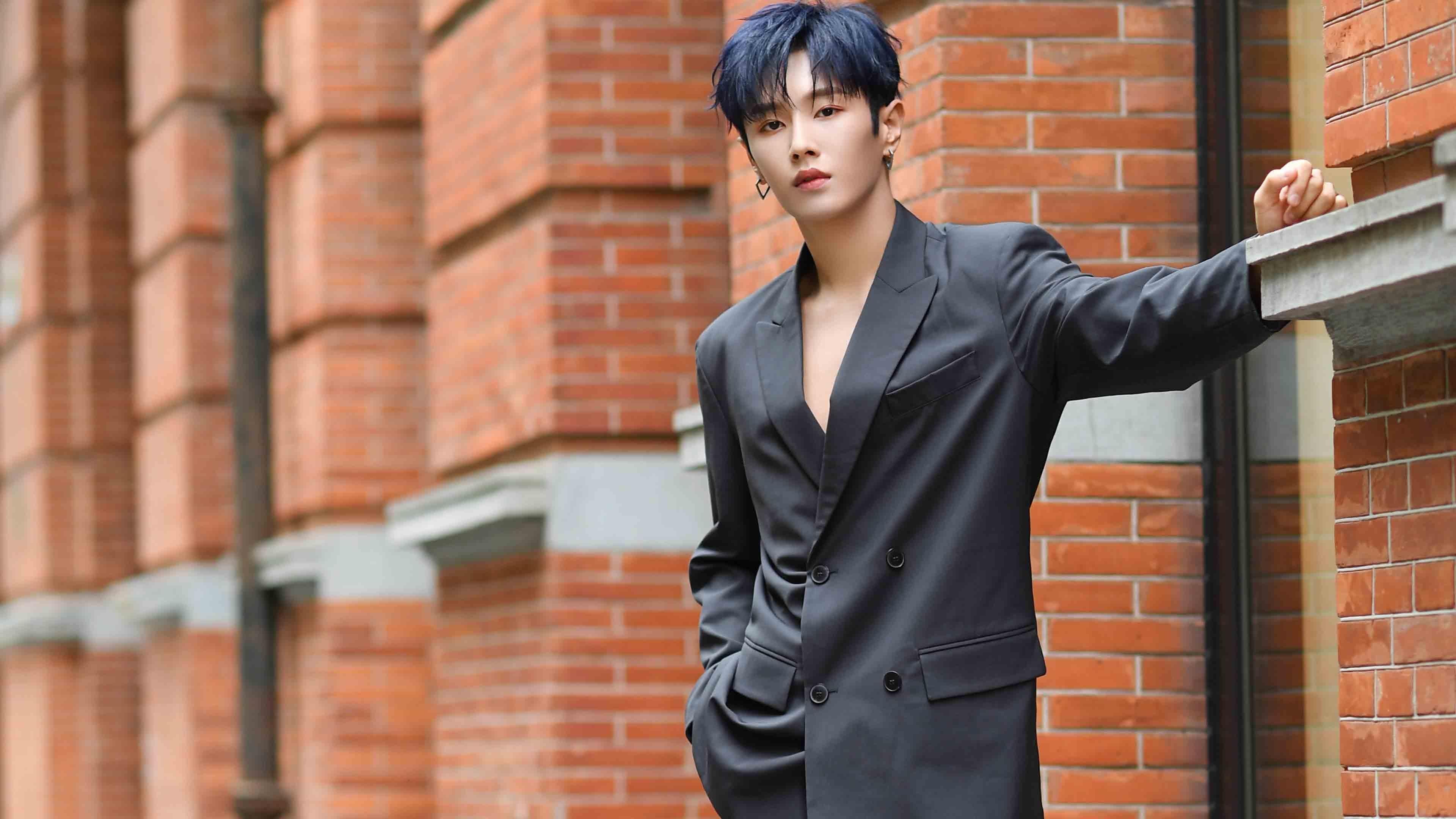 逆转与舞台，渺小者如何成为神话的共谋者