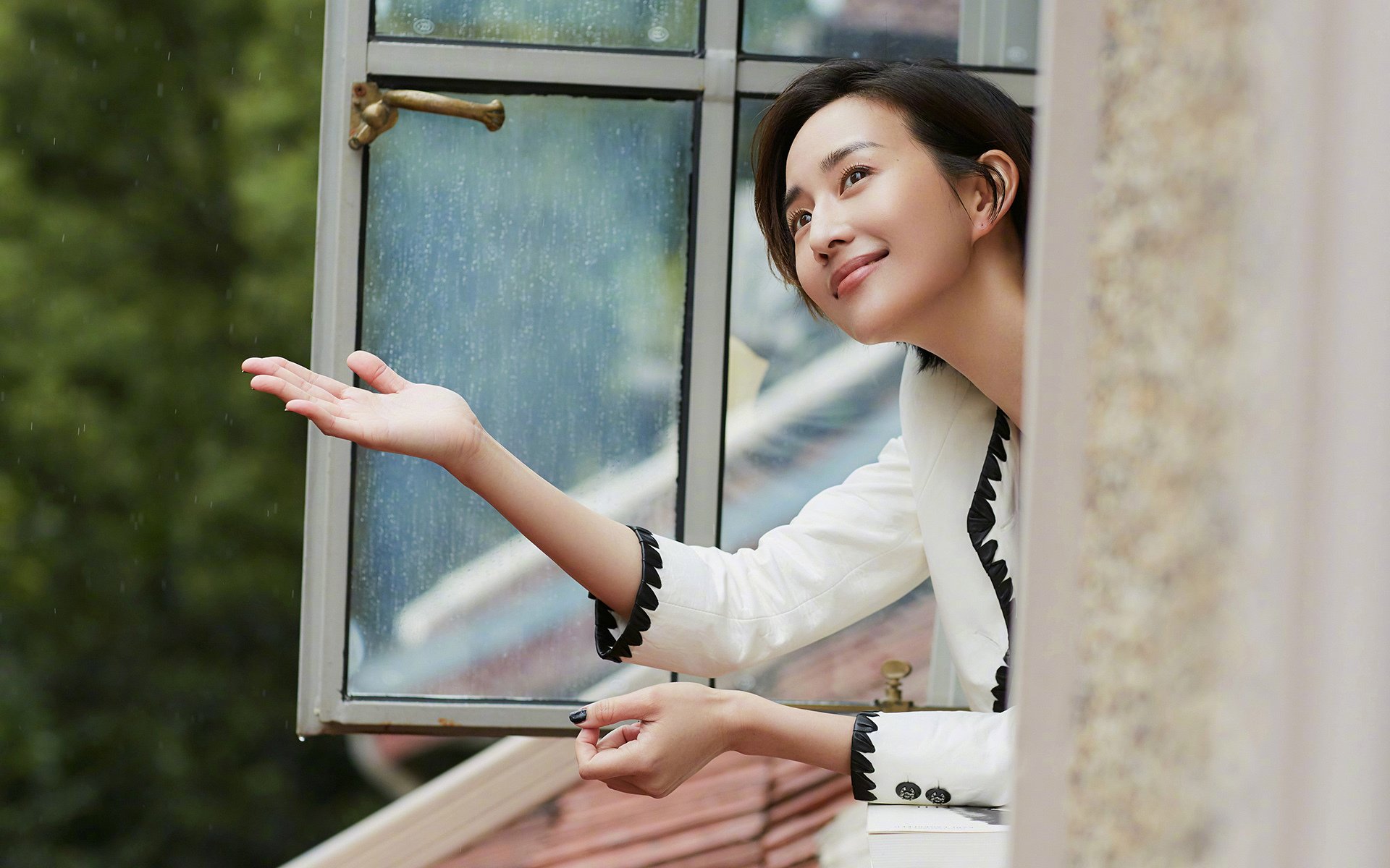 罗德里魔术师般掌控,勒沃库森3-0完胜秘鲁展现德甲统治力